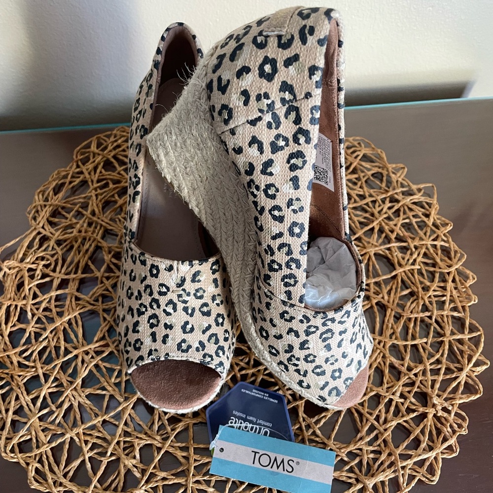 Toms. Michelle Wedge Heel.